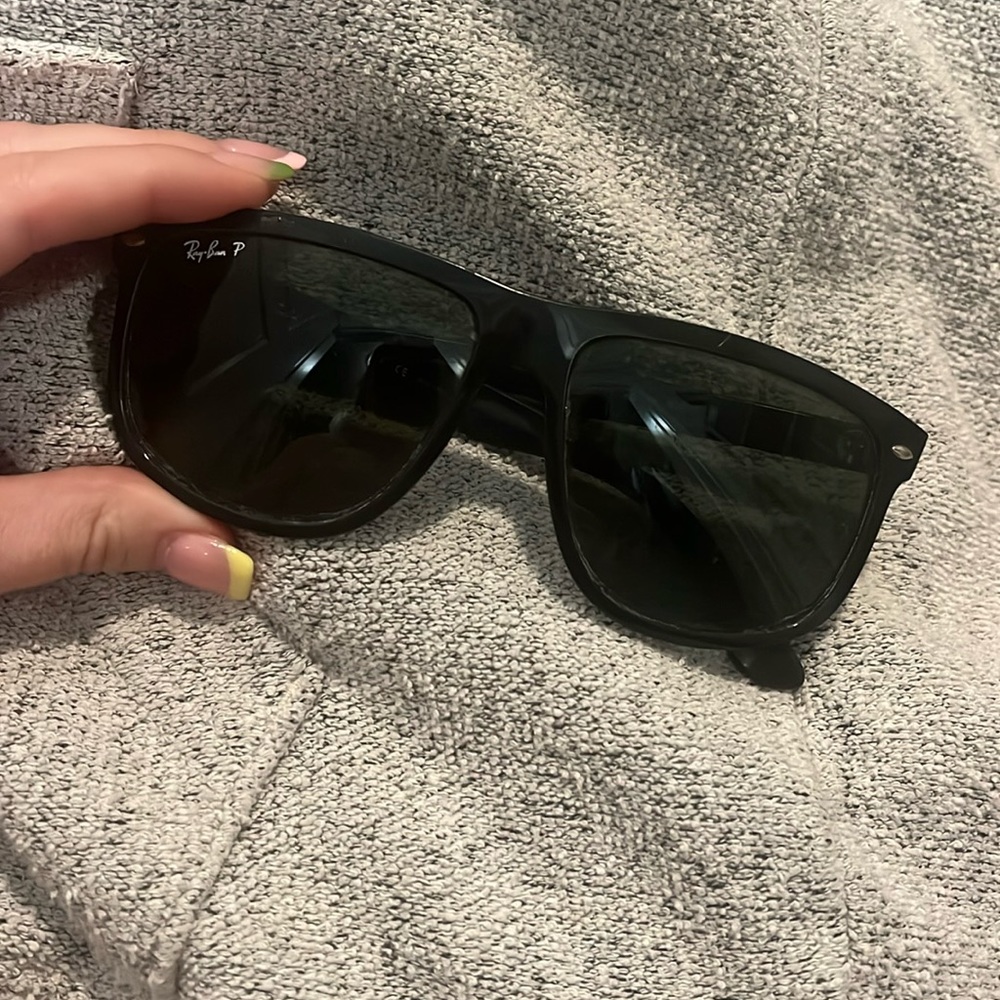 Men’s Ray Bans RB4147